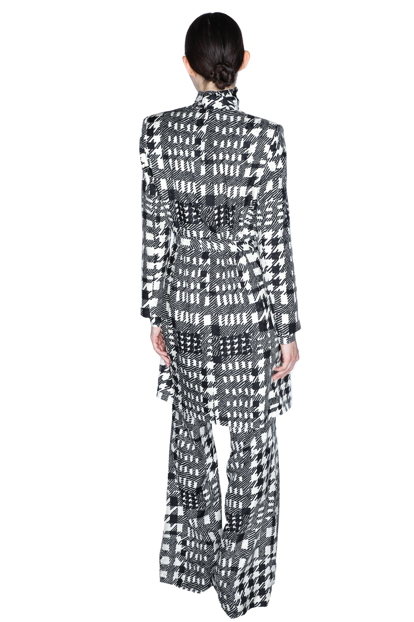 'PEGGYS HOUNDSTOOTH' COLLARLESS WRAP COAT - - Libertine