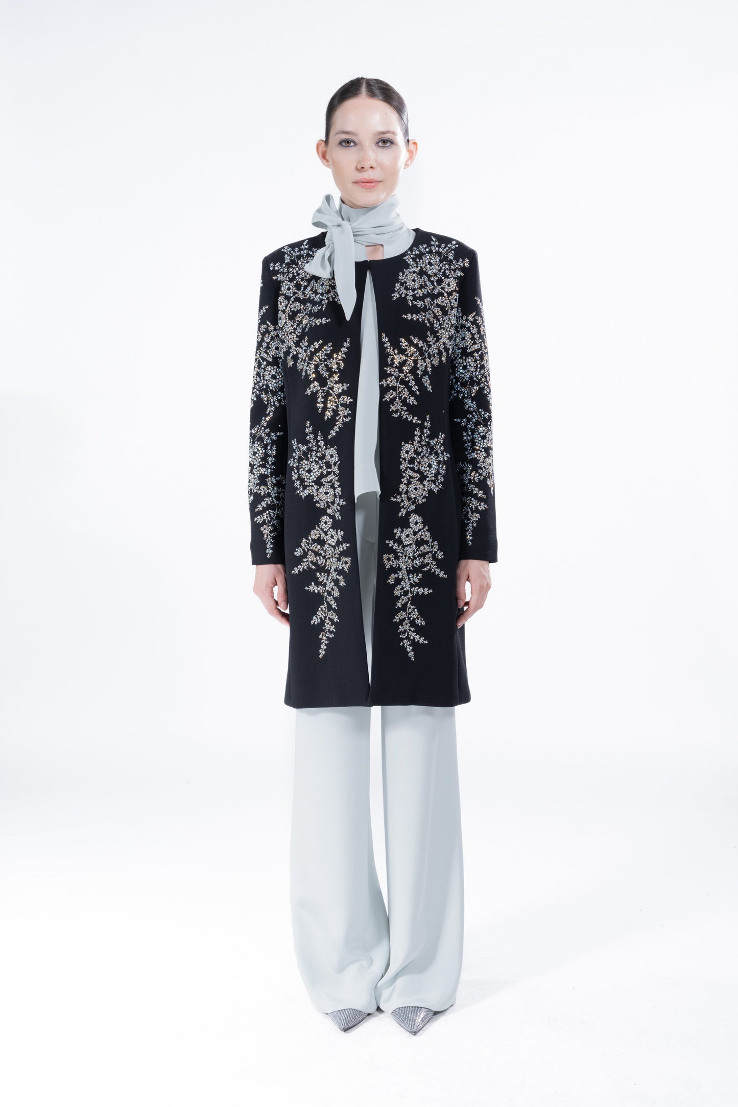 'PAISLEY FLORETTES' CLASSIC COLLARLESS COAT - - Libertine